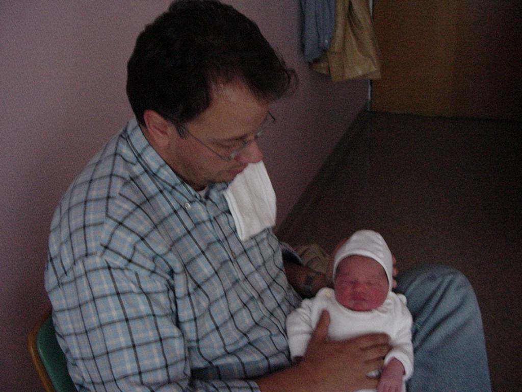 Kuscheln mit Papa.